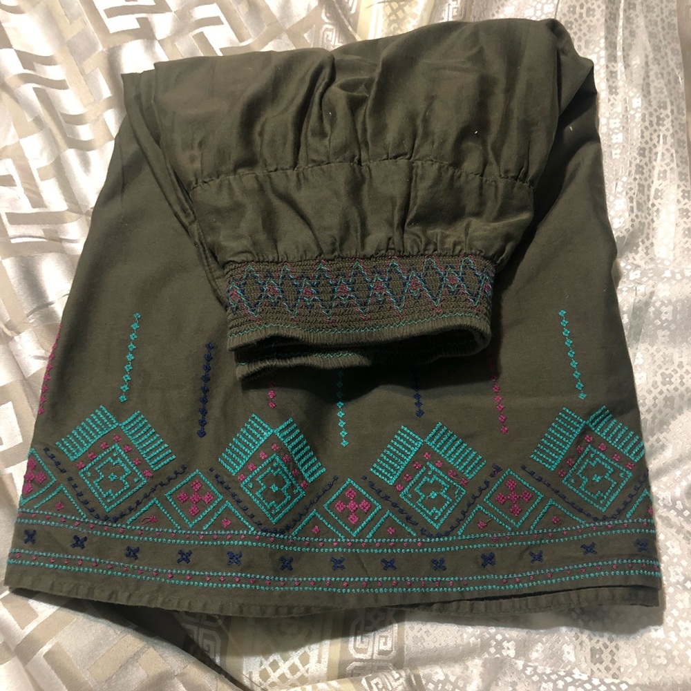 Gap skirt